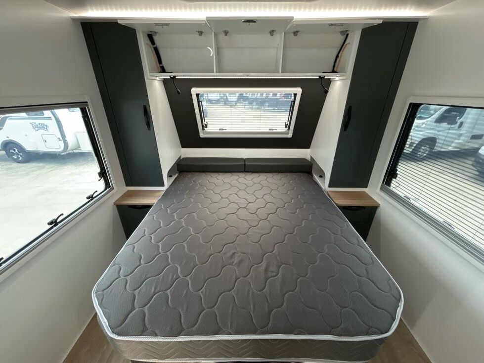 2025 GOLF GRAND TOURER 620 SLIDE OUT