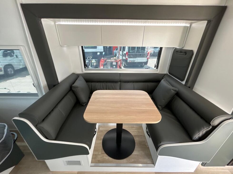 2025 GOLF GRAND TOURER 620 SLIDE OUT