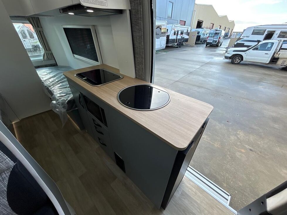 AVAN APPLAUSE 600  1