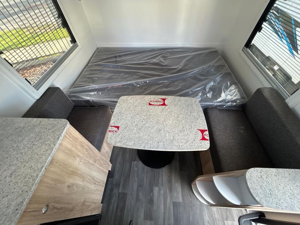 AVAN ASPIRE 402 HARDTOP