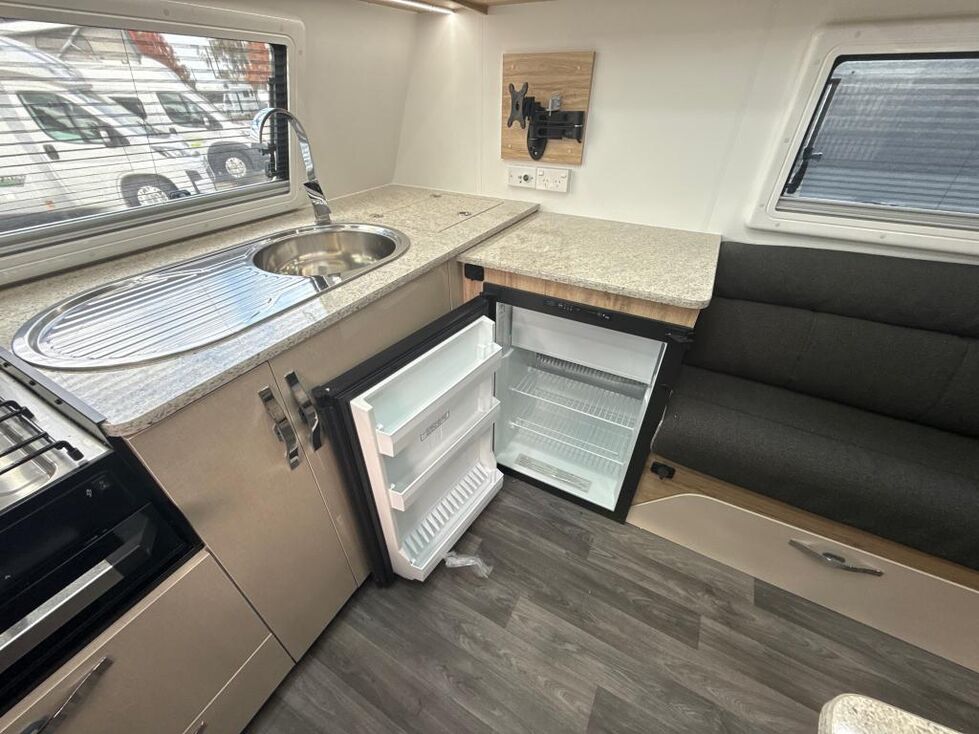 AVAN ASPIRE 525 HARDTOP