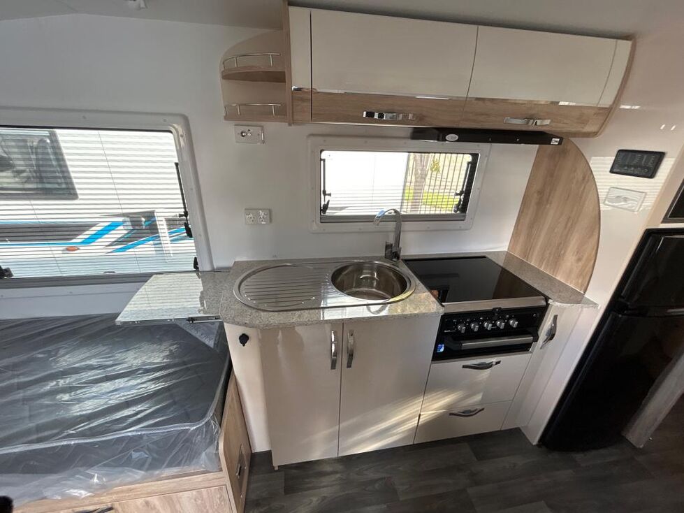 AVAN ASPIRE 555 HARDTOP