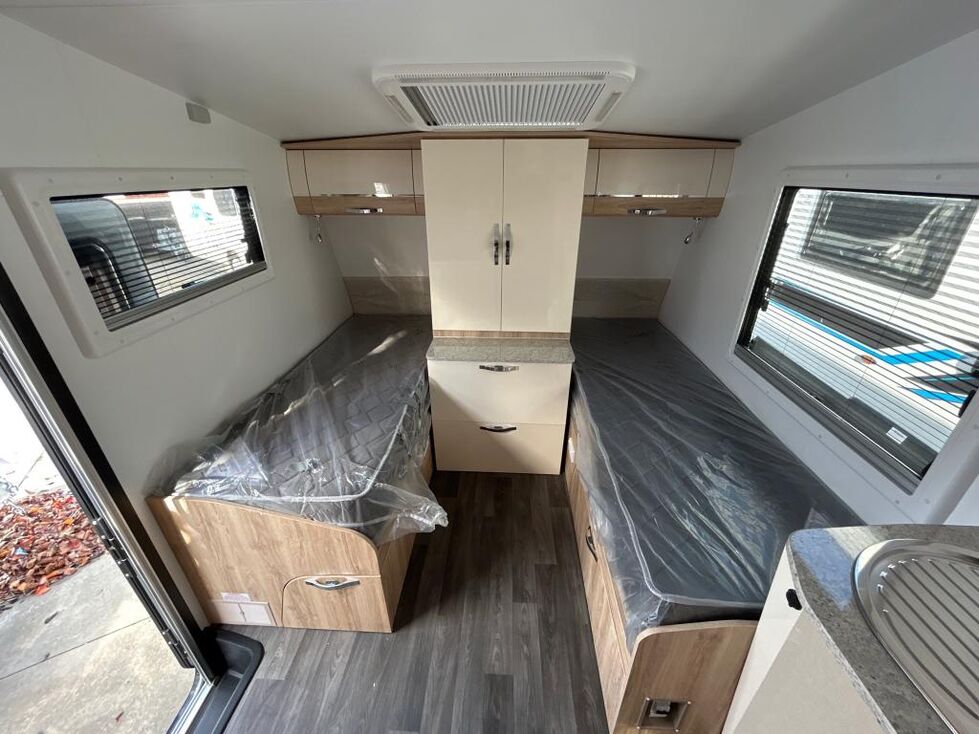 AVAN ASPIRE 555 HARDTOP