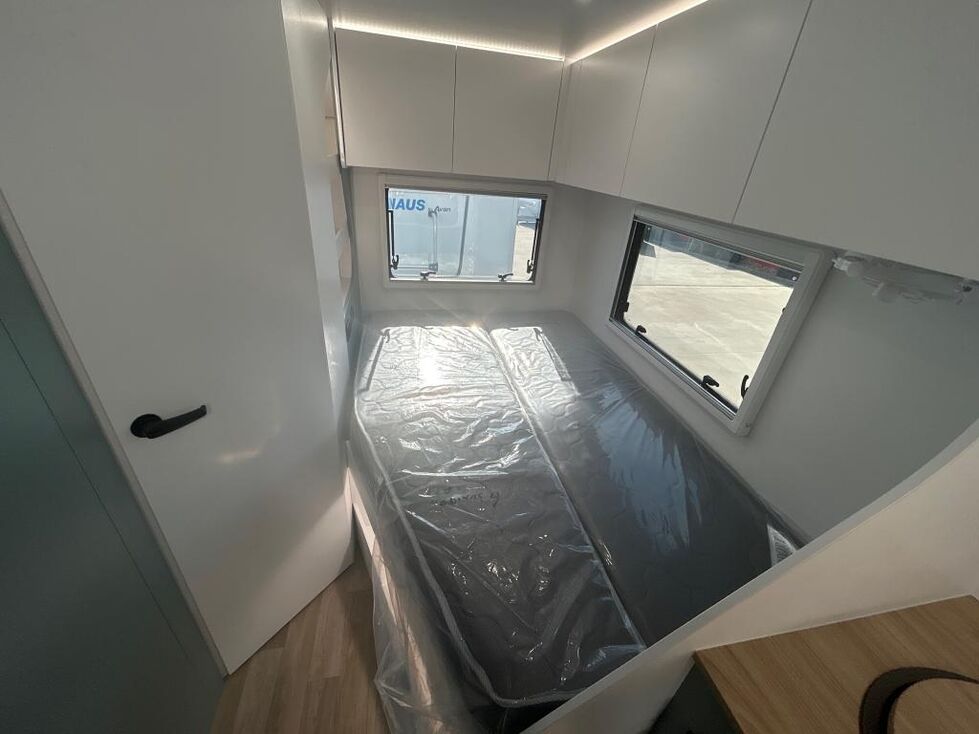 AVAN OVATION M32 C CLASS