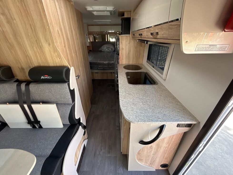 AVAN OVATION M6 B CLASS