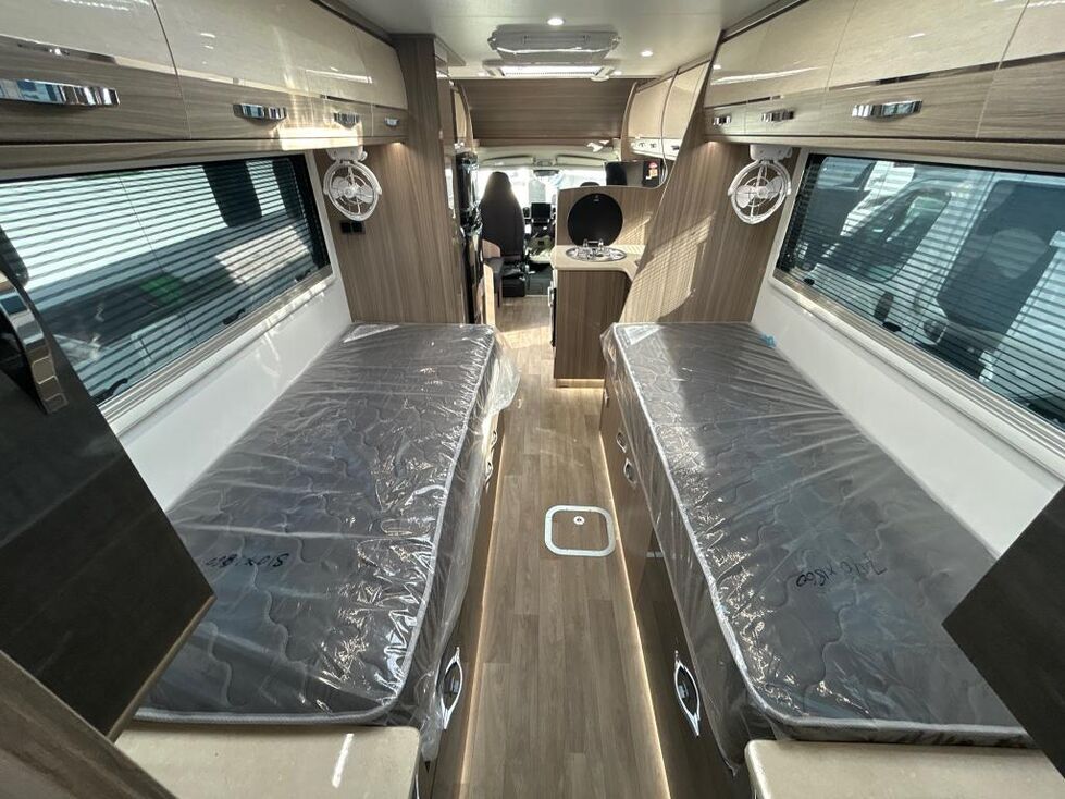 AVAN OVATION M9 C CLASS