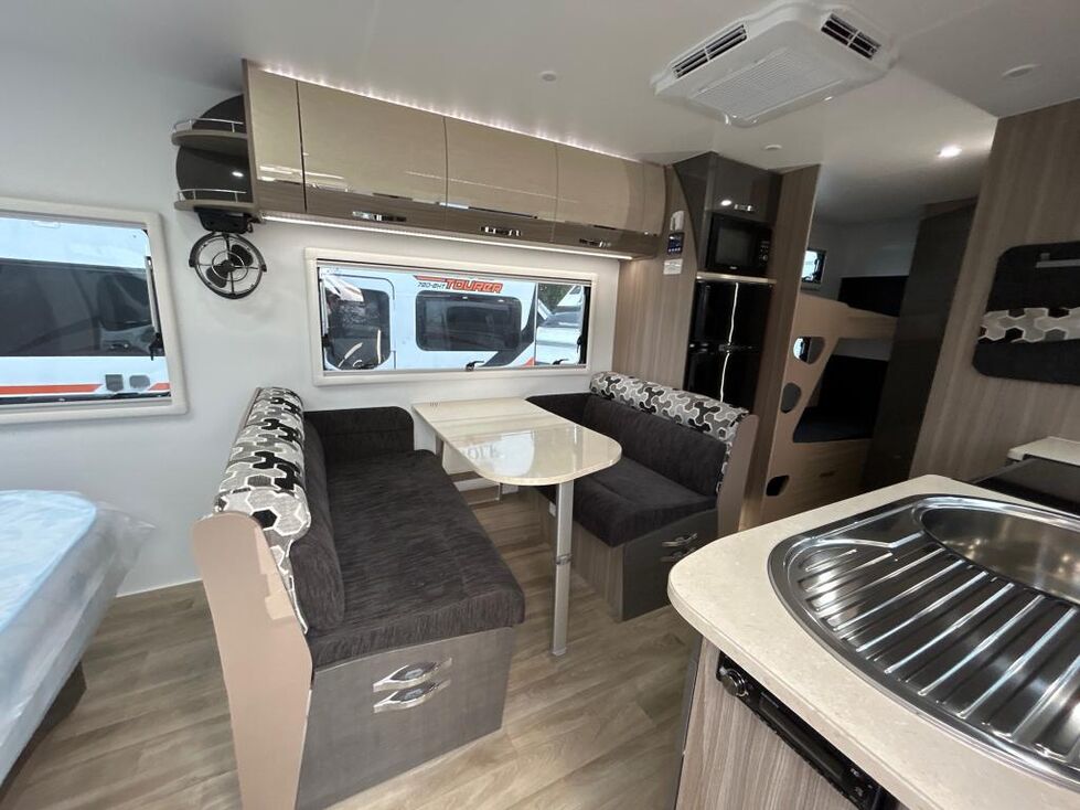 GOLF TOURER 6501 2 BUNK HARDTOP