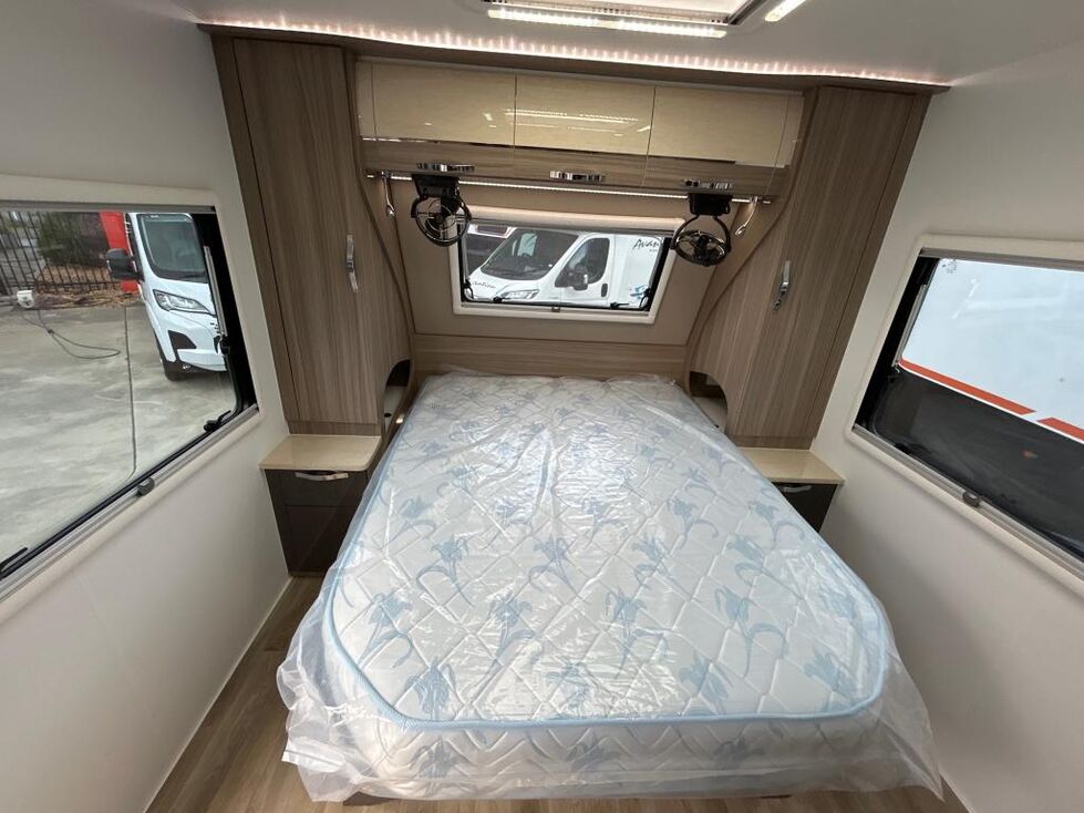 GOLF TOURER 6501 2 BUNK HARDTOP