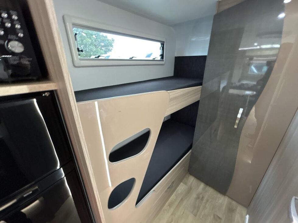 GOLF TOURER 6501 2 BUNK HARDTOP