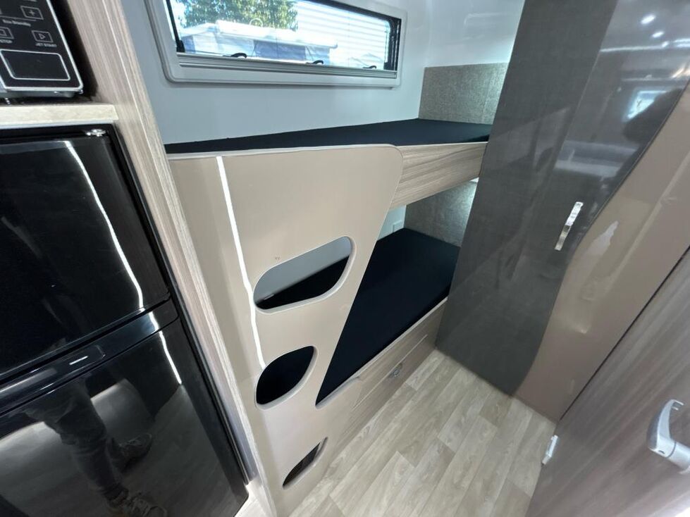 GOLF TOURER 6502 2 BUNK HARDTOP