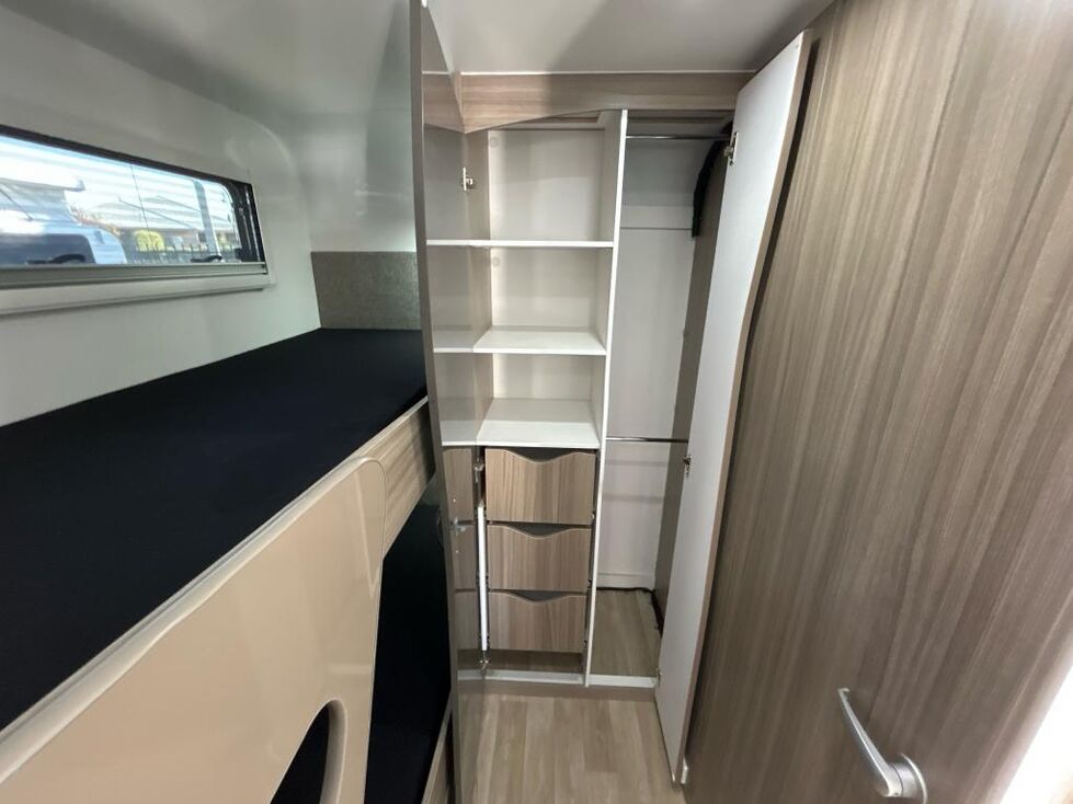 GOLF TOURER 6502 2 BUNK HARDTOP