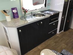 2017 Avan Nathan 609