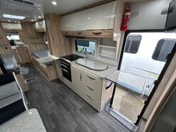 AVAN OVATION M10 B CLASS