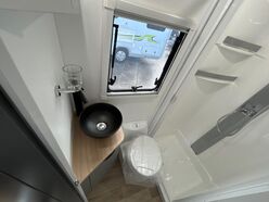 AVAN OVATION M32 B CLASS