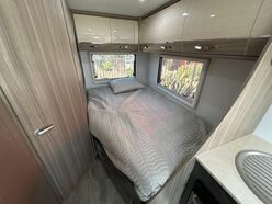 AVAN OVATION M32 C CLASS