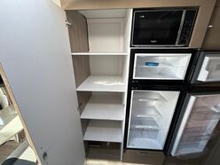 AVAN OVATION M32 C CLASS