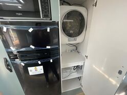 AVAN OVATION M32 C CLASS