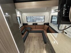 AVAN OVATION M5 B CLASS