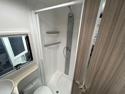 AVAN OVATION M5 B CLASS