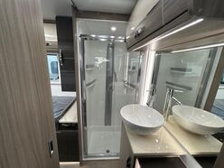 AVAN OVATION M9 C CLASS